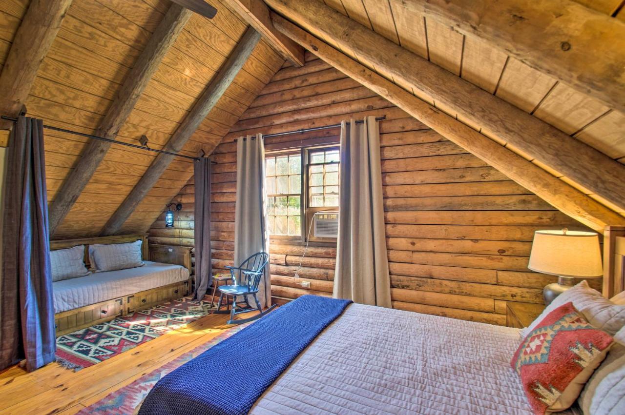 Cozy Log Cabin Getaway With Fire Pit And 3 Acres! Ruckersville 외부 사진