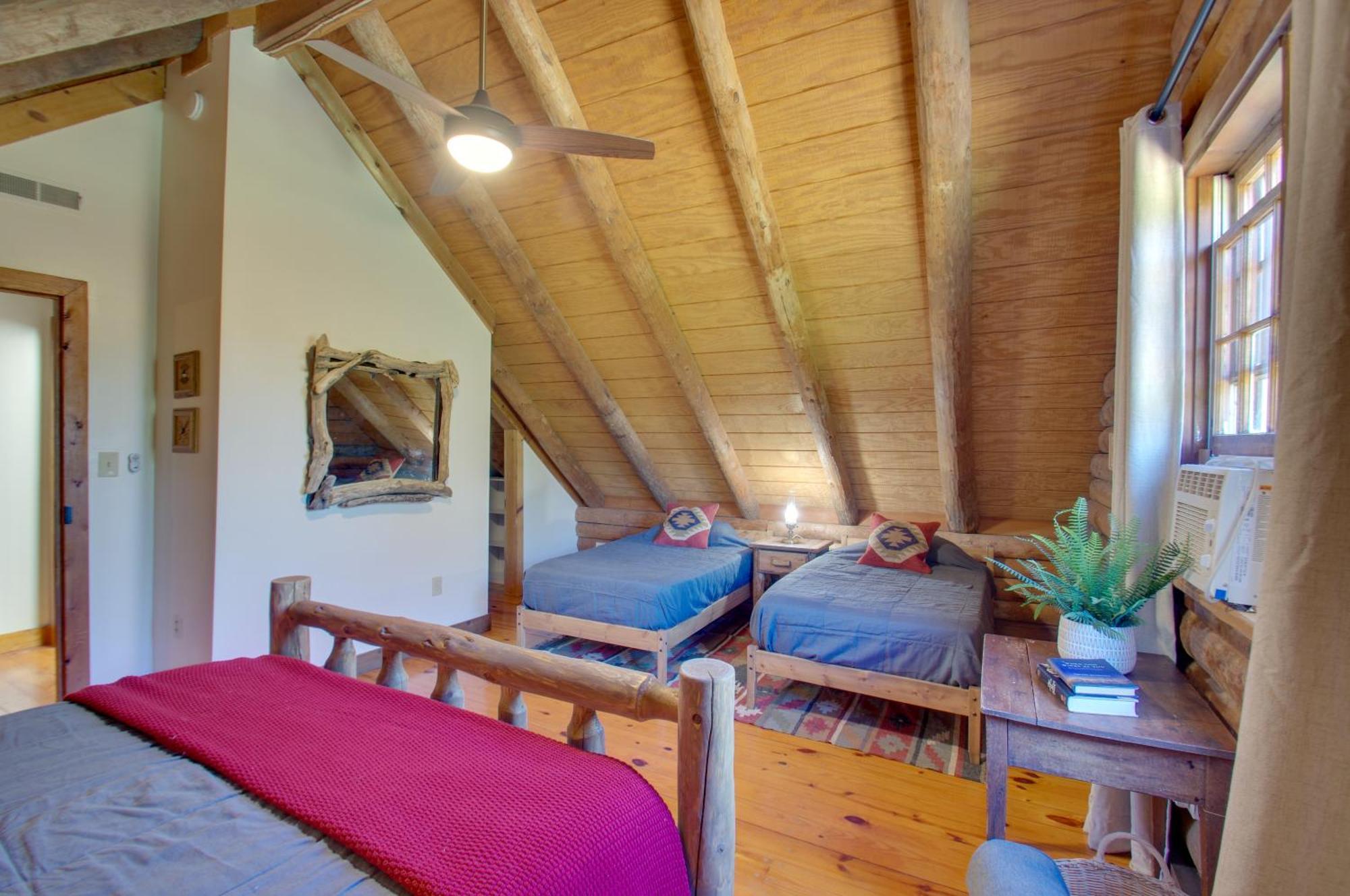 Cozy Log Cabin Getaway With Fire Pit And 3 Acres! Ruckersville 외부 사진