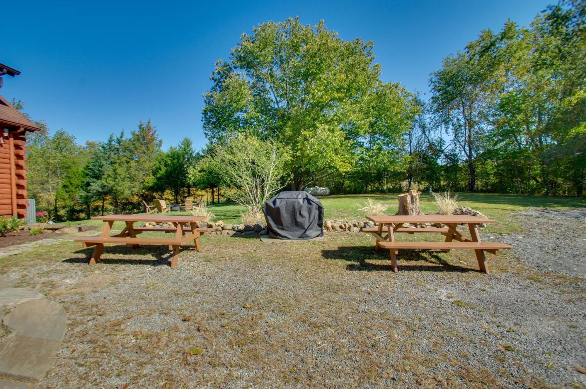 Cozy Log Cabin Getaway With Fire Pit And 3 Acres! Ruckersville 외부 사진